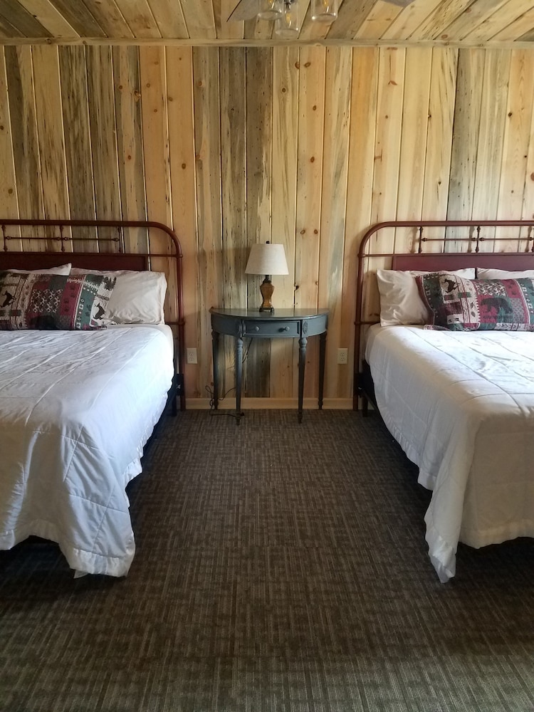 Comfort Cabin, 2 Queen Beds