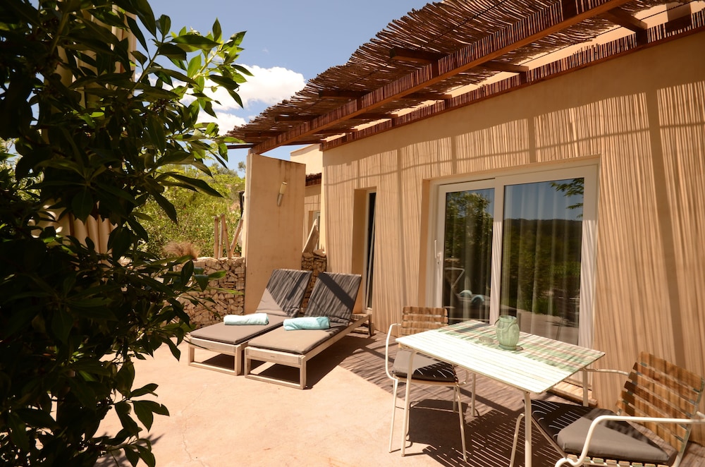 Deluxe Suite (Water Sphere) photo 2