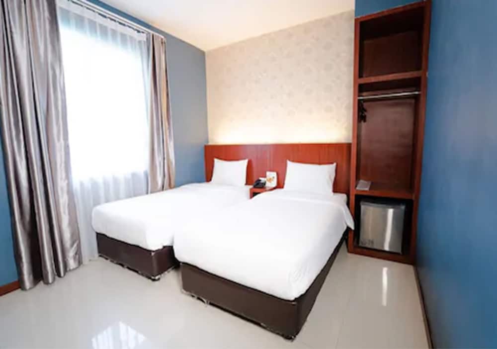 Business Class photo 3