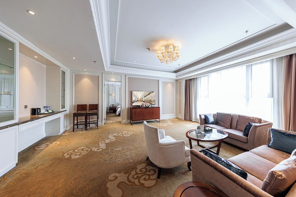 Deluxe Suite photo 1