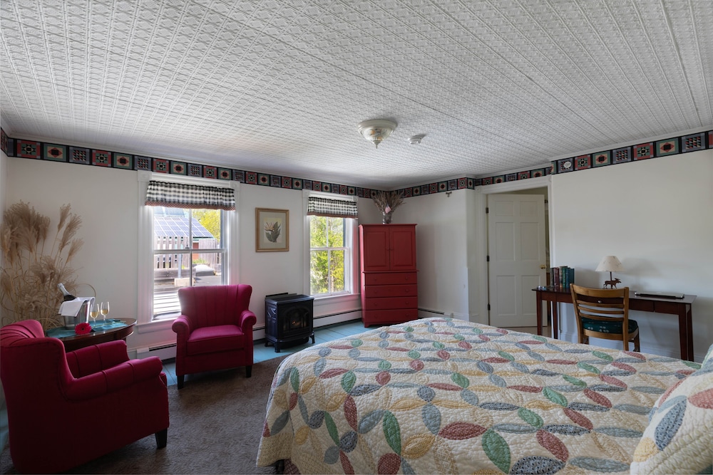 Superior Double Room, 1 Queen Bed, Jetted Tub, Private Bathroom
