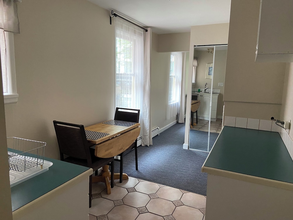 Suite, 1 Double Bed, Kitchenette, Private Bathroom