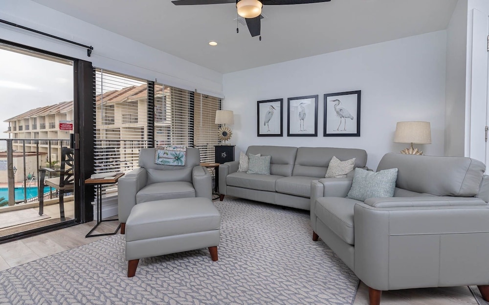 Condo, 2 Bedrooms