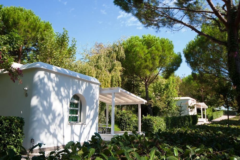 Family Bungalow, 1 Bedroom, Kitchenette, Garden View