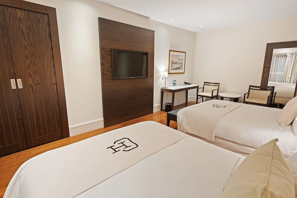 Family Room, 2 Queen Beds