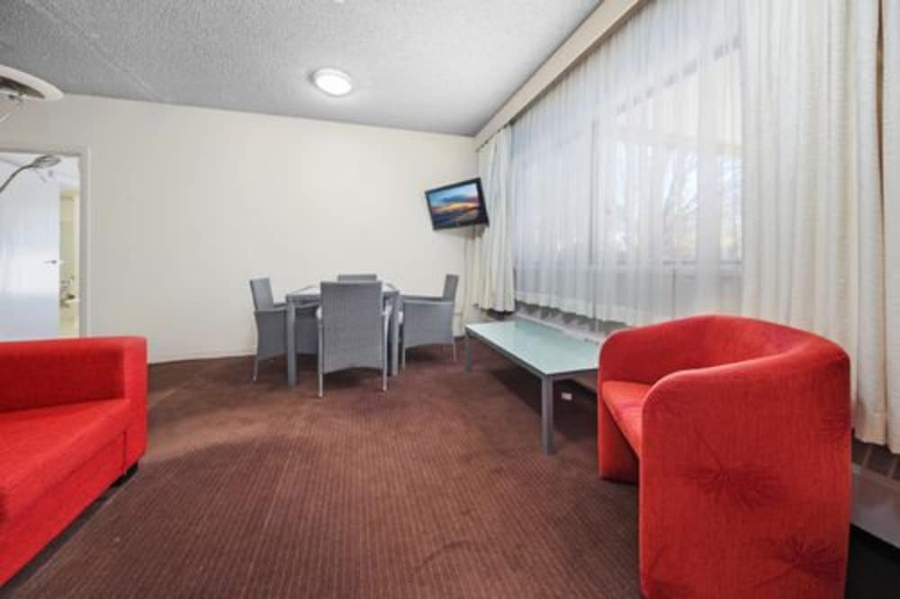 Premium Apartment, 1 Queen Bed, Kitchenette photo 3