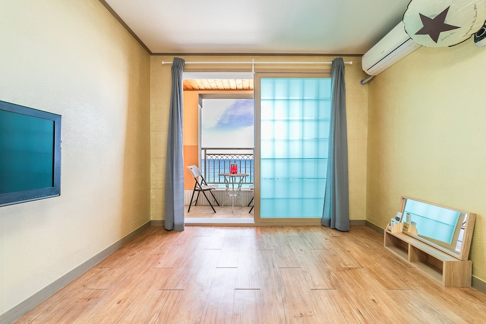 Room, Ocean View (Ondol - No in-room BBQ) photo 1