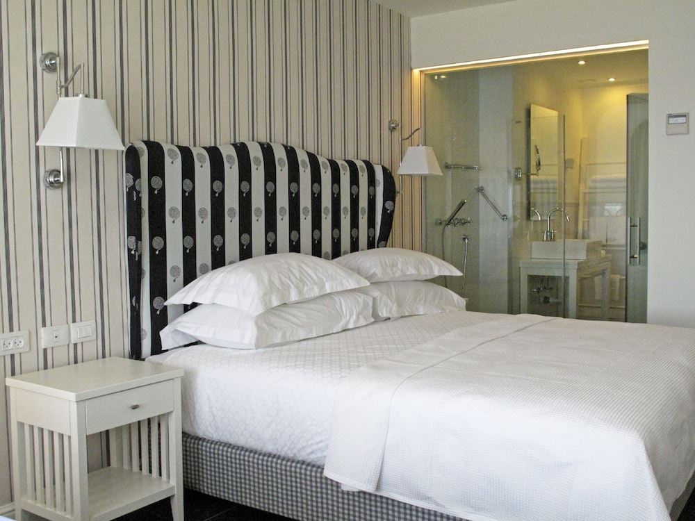 Superior Room - Photo 10