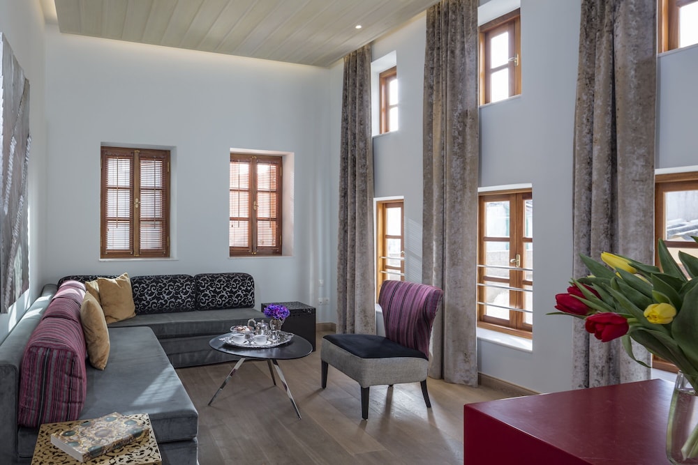 Penthouse Suite with Private Terrace & Sea View - Photo 4