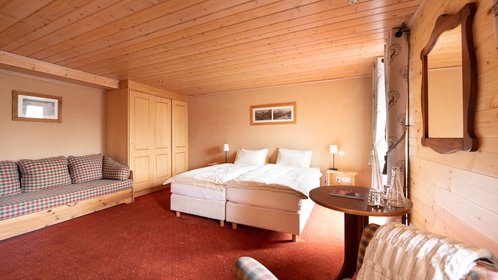 Luxury Double or Twin Room, 1 Double Bed with Sofa bed, Private Bathroom, Mountain View photo 3