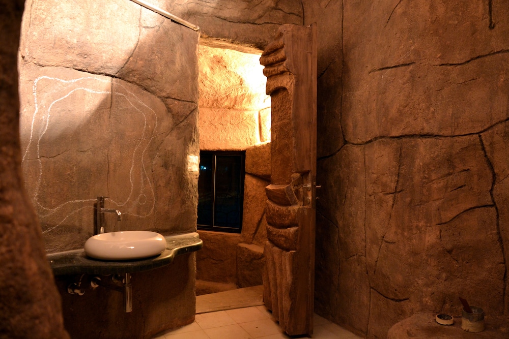 Luxury Cave photo 3
