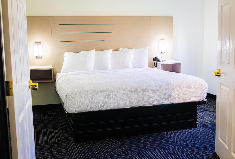 Room, Multiple Beds, Non Smoking photo 1