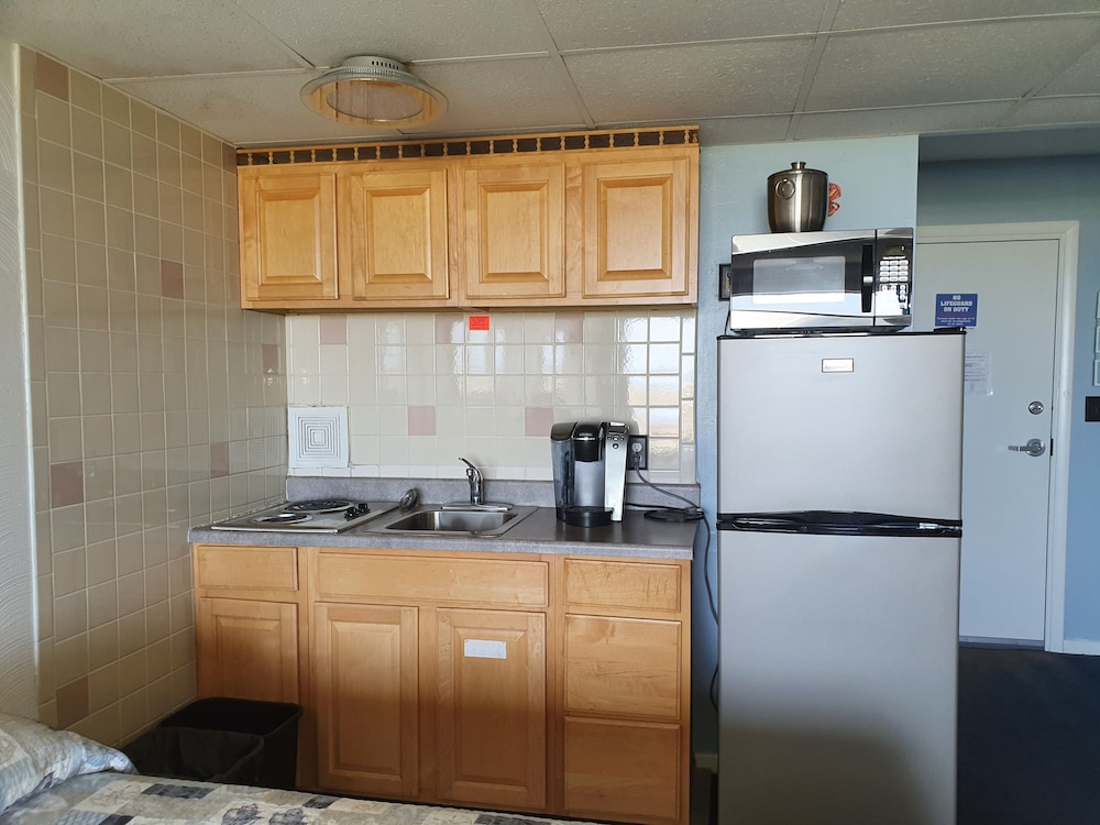 Family Studio Suite, Multiple Beds, Kitchenette, Oceanfront photo 2