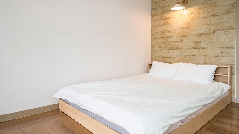 Basic Room, 1 Bedroom (101 (Oceanview)) - Photo 2