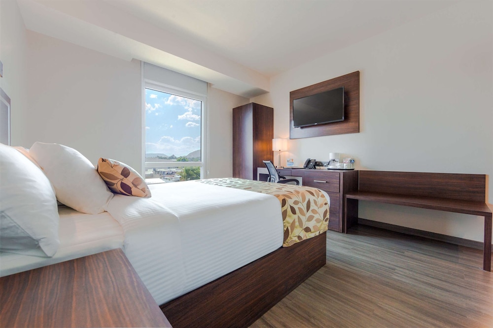 Standard Room, 1 Double Bed, Non Smoking - Photo 8