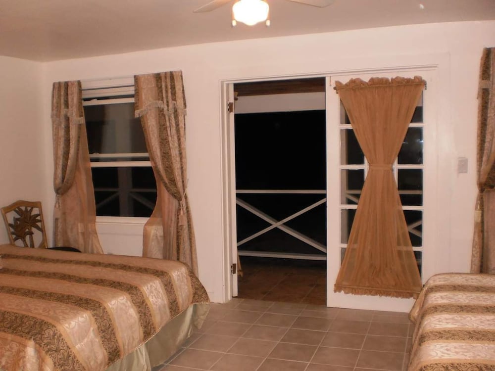 Elite Room, 2 Queen Beds, Non Smoking, Beach View photo 3