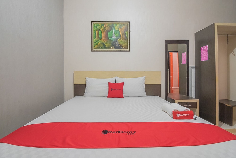 Double Room (Reddoorz) photo 2