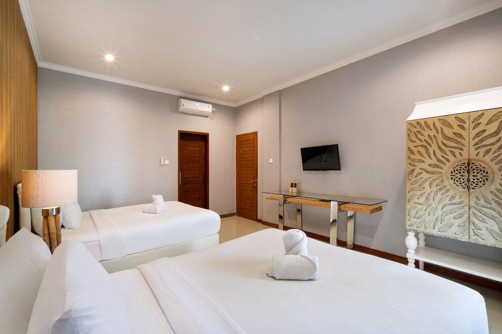 4 Bedroom Private Pool Villa Water Slide photo 2