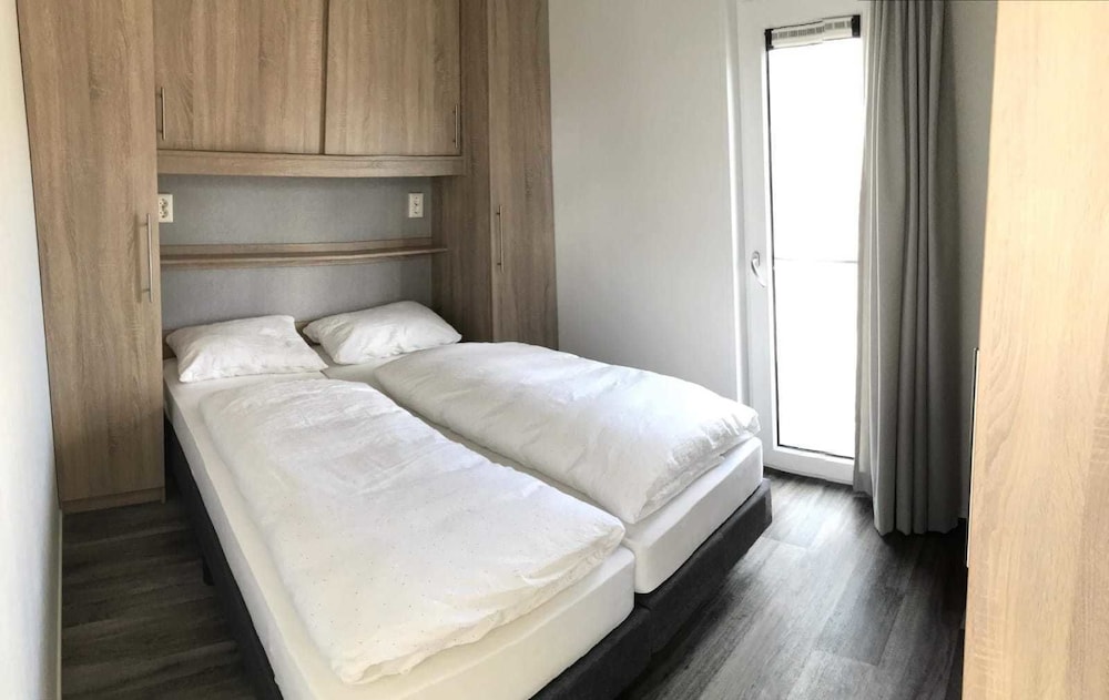 Panoramic Cabin, Multiple Beds, Lake View, Lakeside photo 2