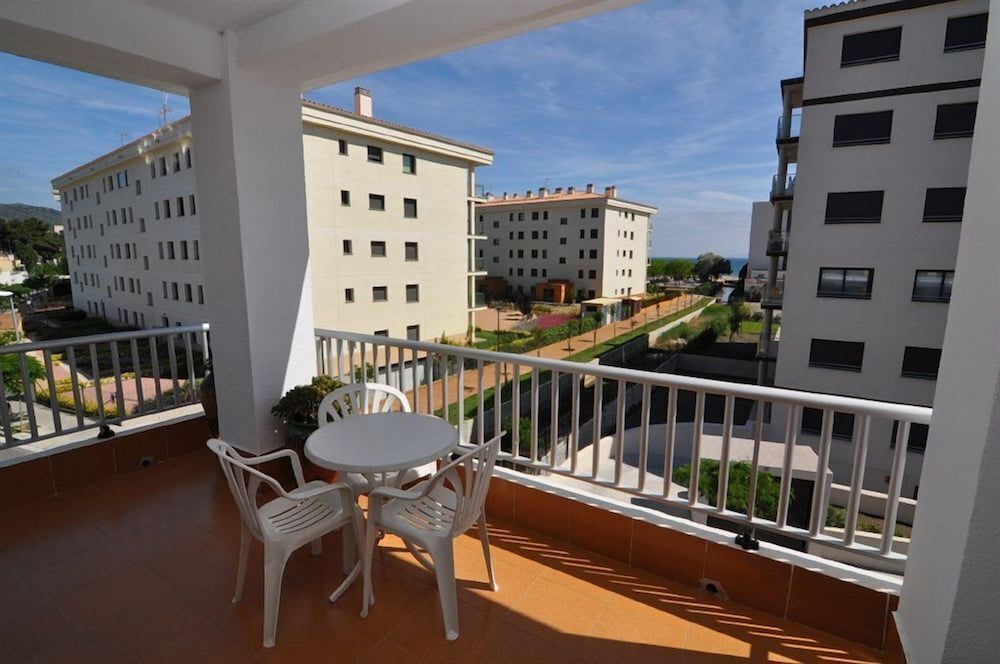 Habitación Triple, Balcón