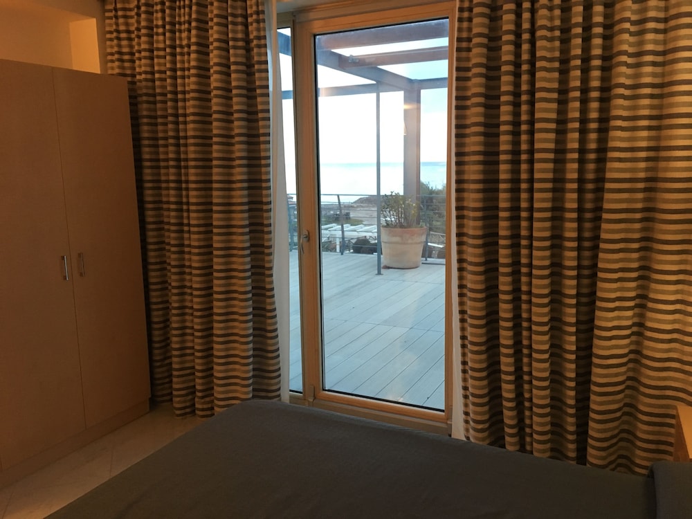 Comfort Room, Sea View photo 3