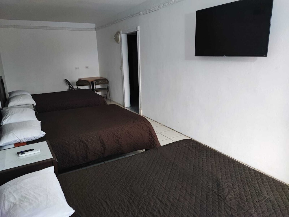 Classic Triple Room - Photo 2
