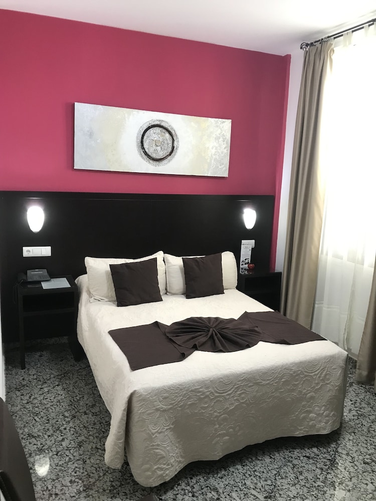 Economy Double Room photo 3