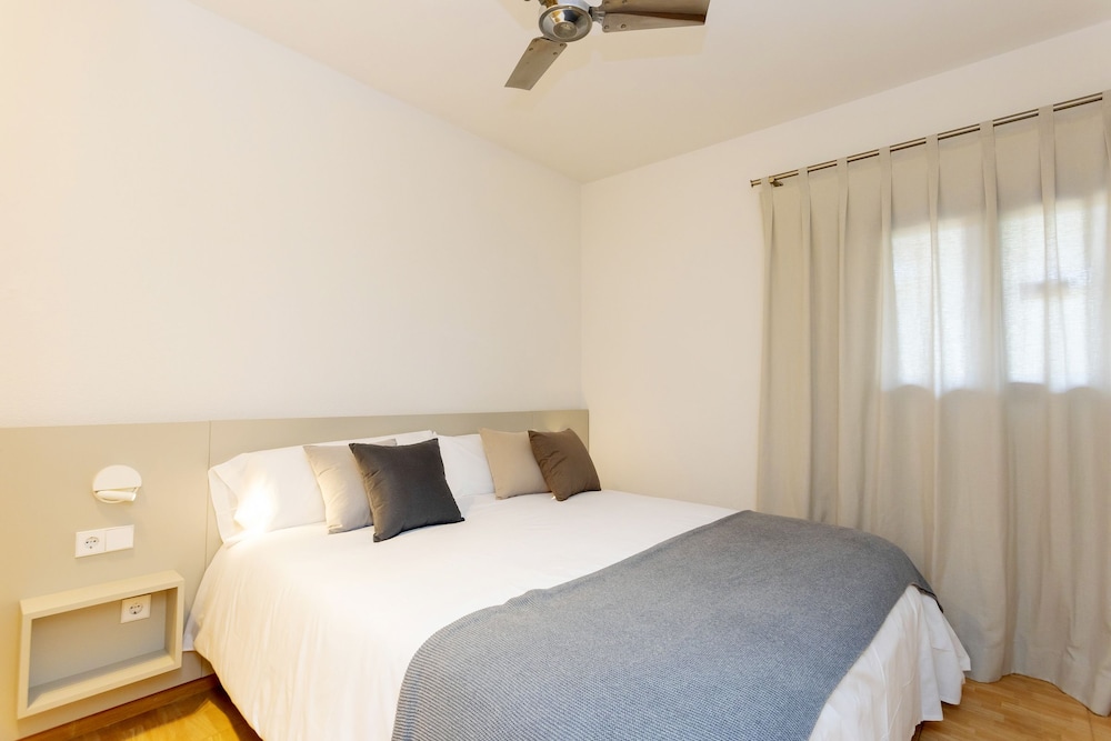 Superior Apartment, 1 Bedroom, Balcony (Plus 4 adults) photo 3