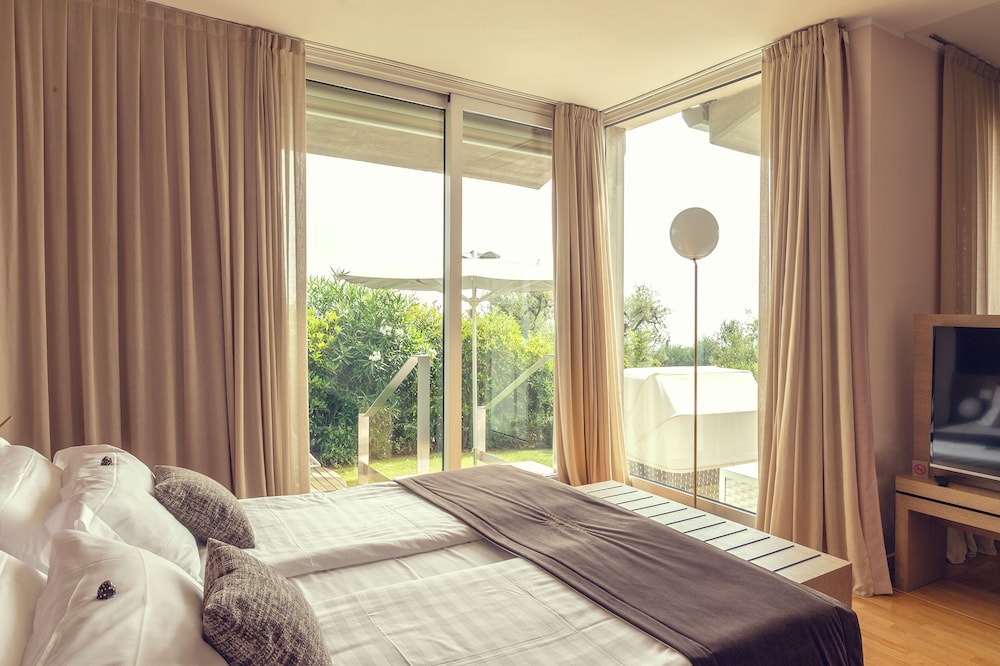 SPA Suite, Lake View