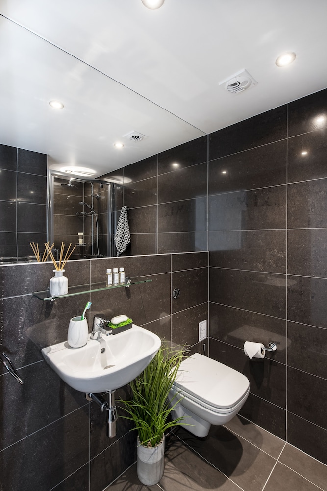 Double Room, Ensuite - Photo 2
