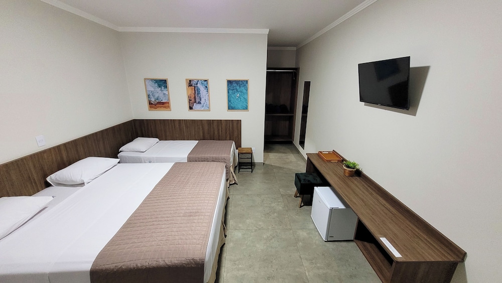 Standard Quadruple Room, Non Smoking - Photo 2