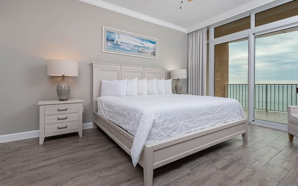 Condo, 3 Bedrooms