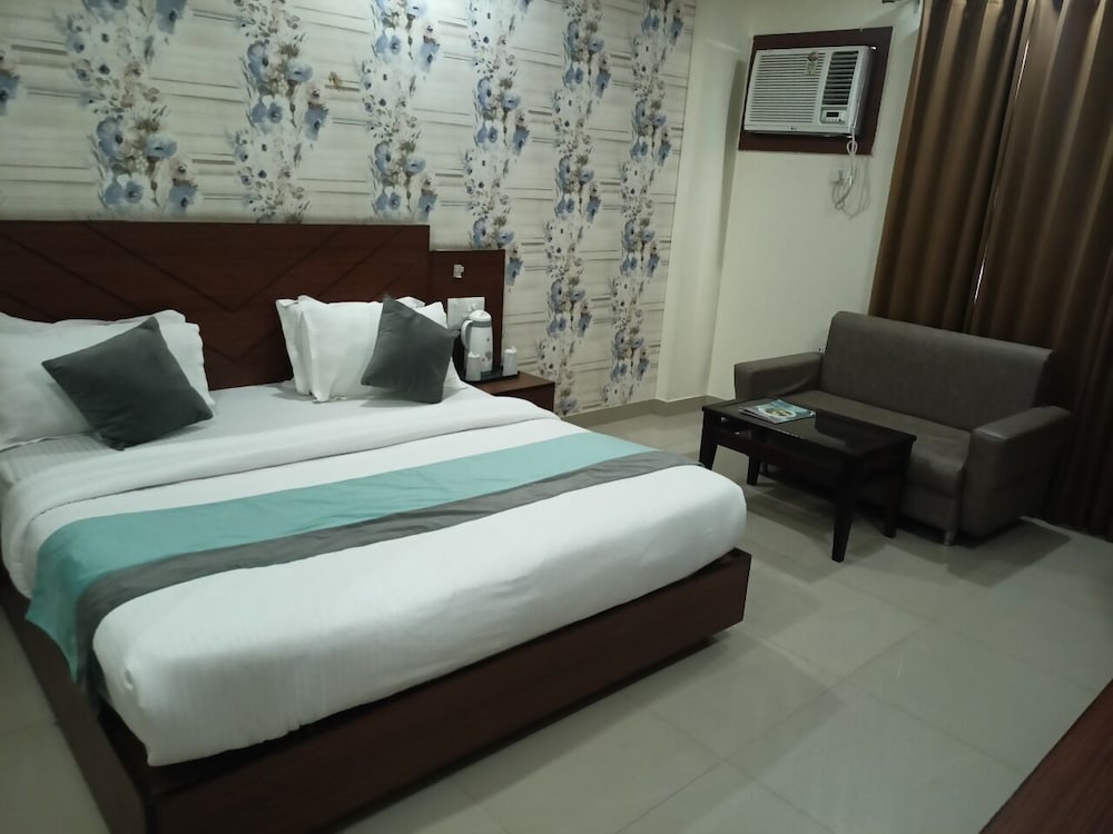 Executive Room - Photo 1