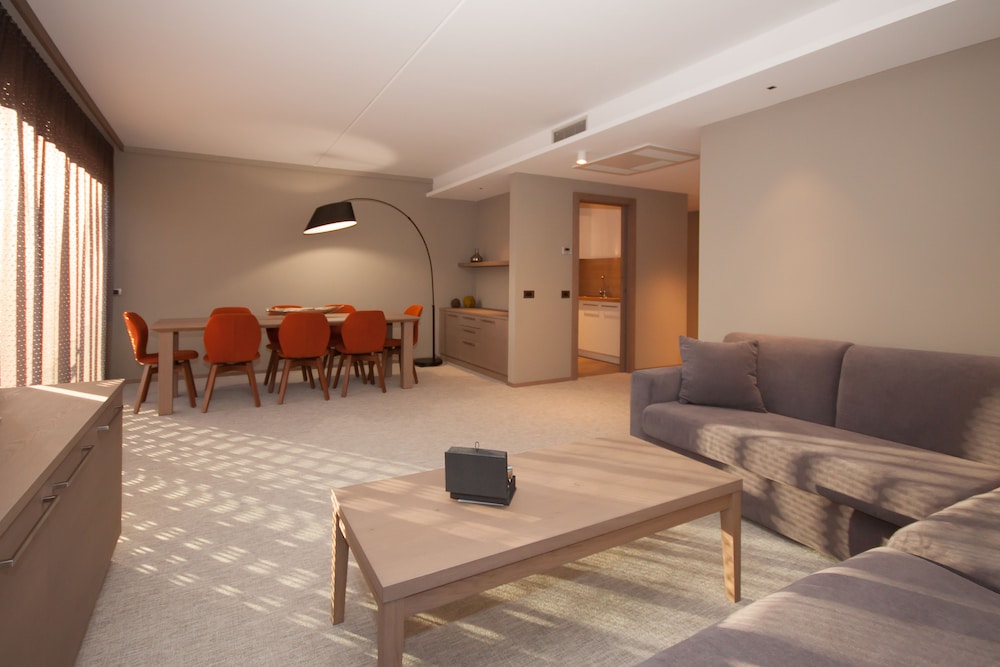 Senior Suite, Balcony, Mountain View photo 2