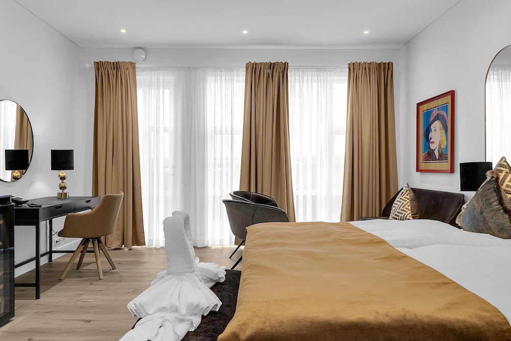 Gallery Suite - Photo 6