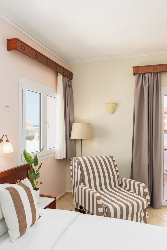 Standard Double or Twin Room photo 2