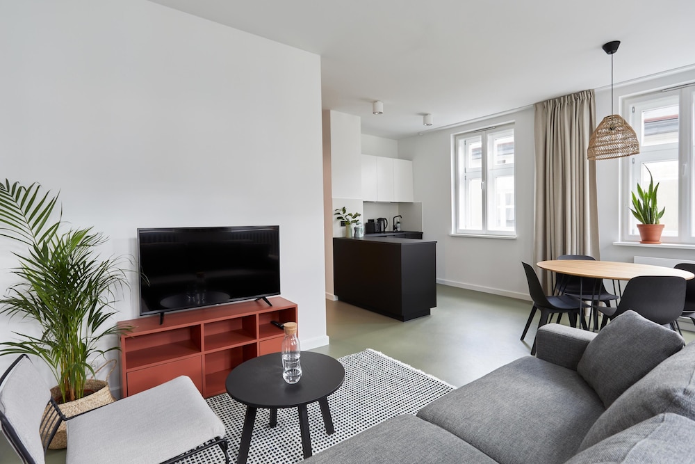 One Bedroom Apartment - Photo 18