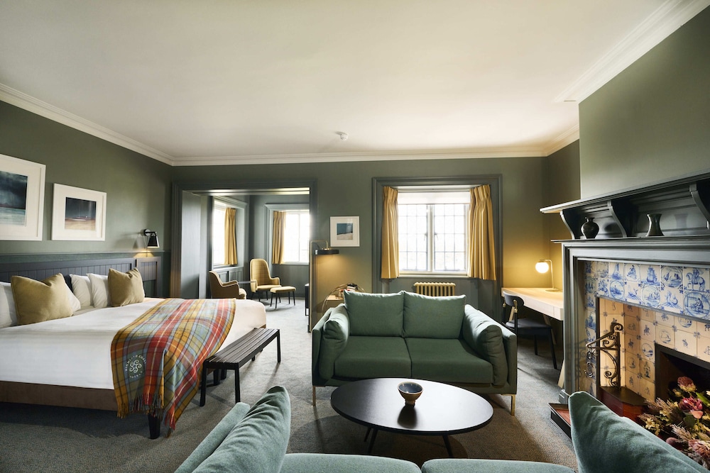 Standard Suite, 1 King Bed, Garden View