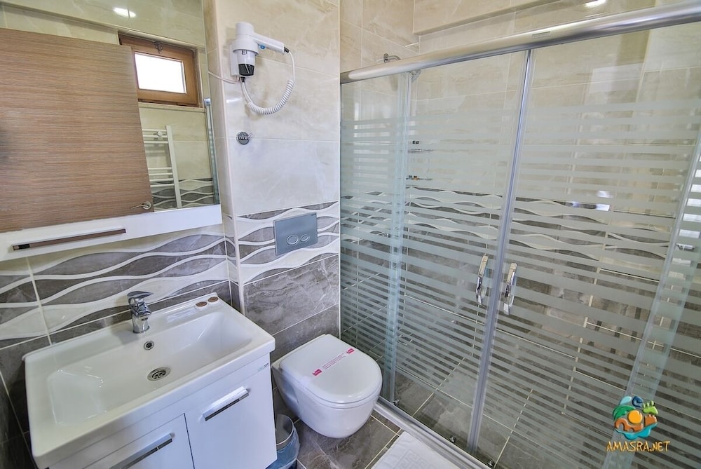 Standard Twin Room - Photo 4