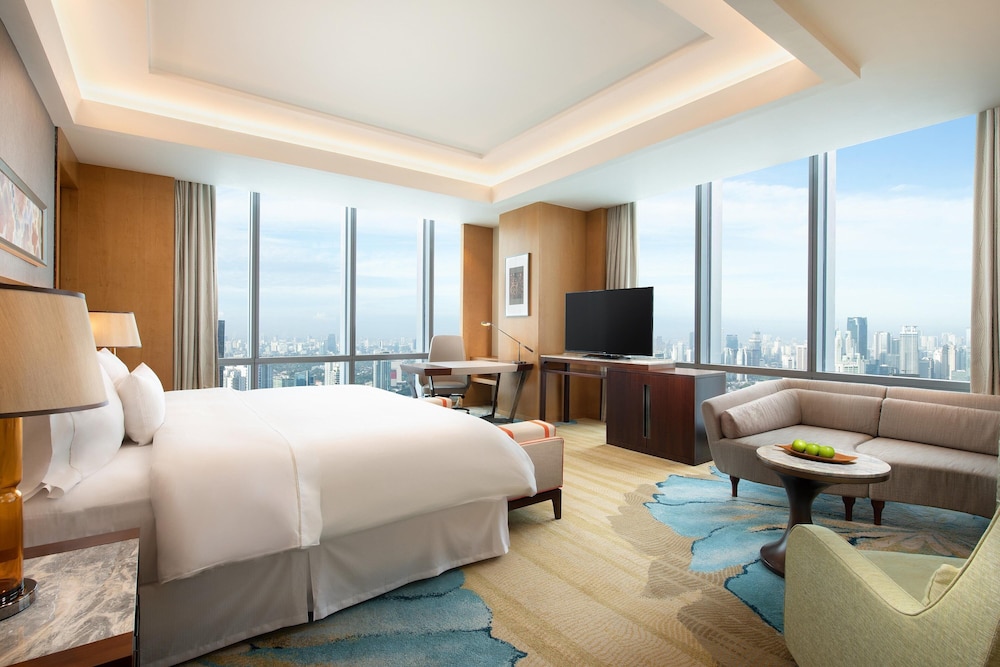 Club Room, 1 King Bed
