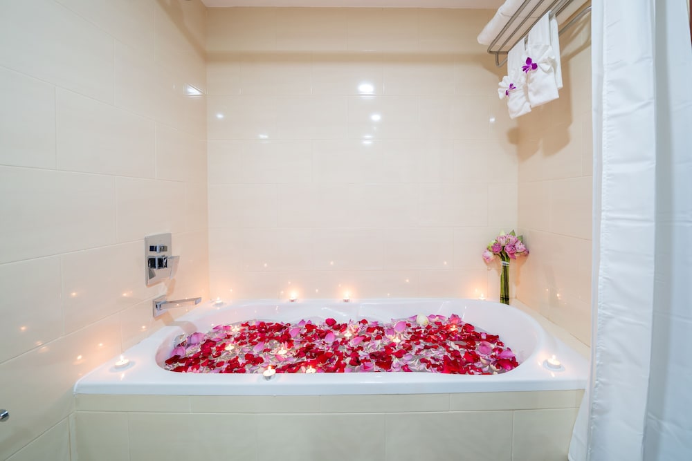 Deluxe Triple Room, Bathtub, Balcony - Photo 16
