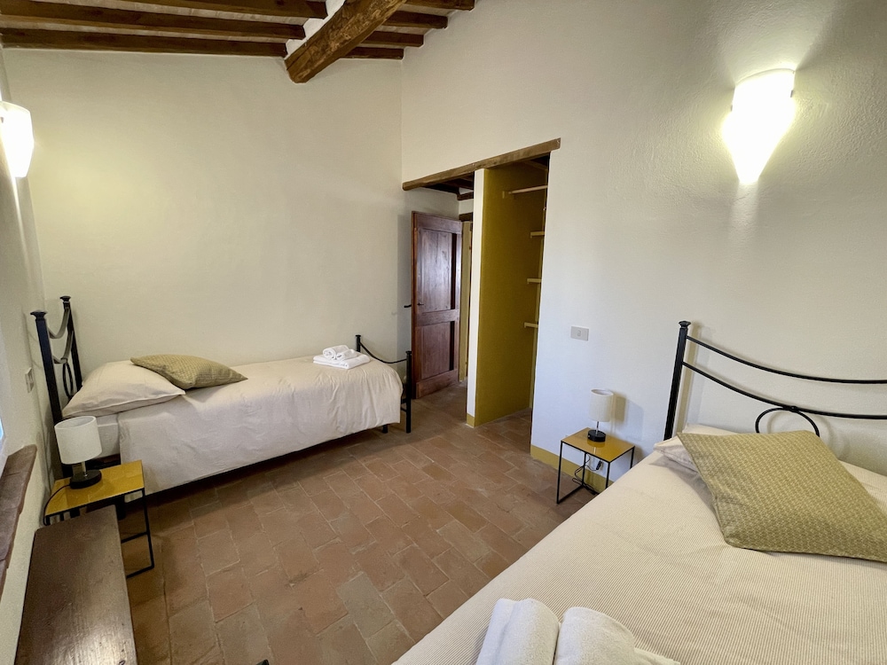 Family Apartment, 2 Bedrooms, Garden View photo 3