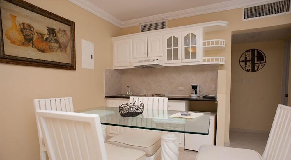 Residence Suite, One Bedroom photo 2