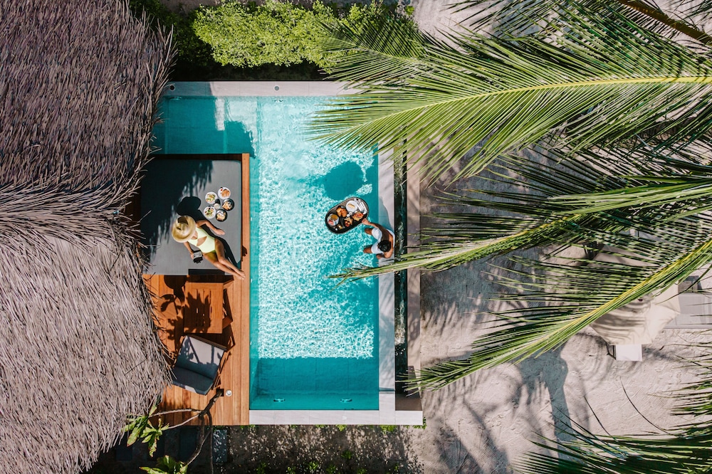 Sand Beachfront Pool Villa - Photo 13