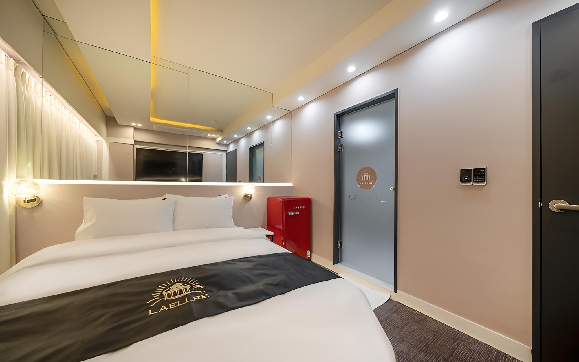 Room (Deluxe (TV OTT PC Air Conditioner)) photo 3
