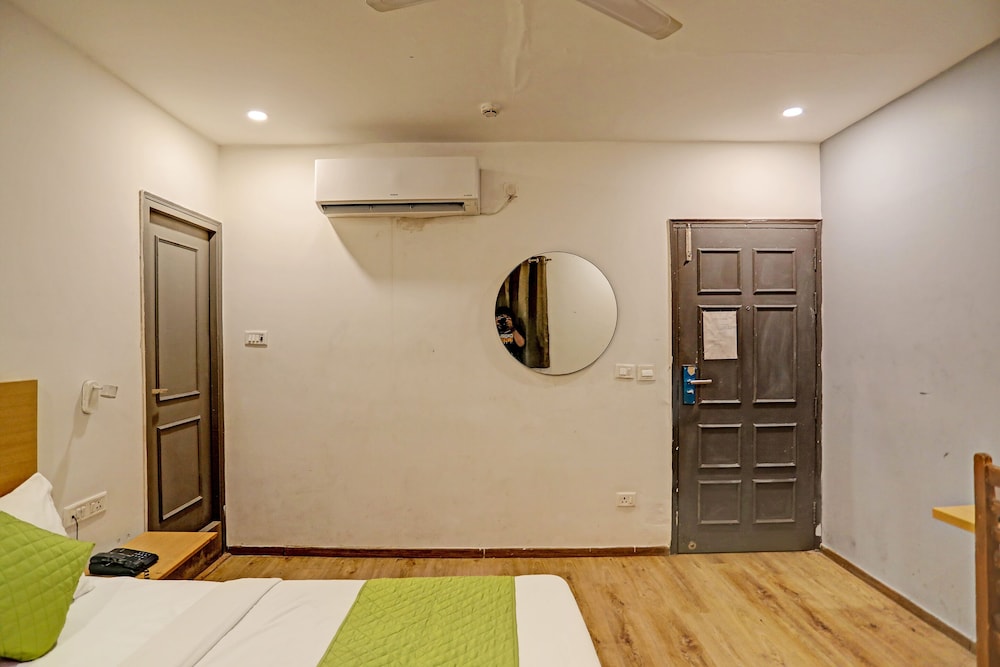 Deluxe Room - Photo 2