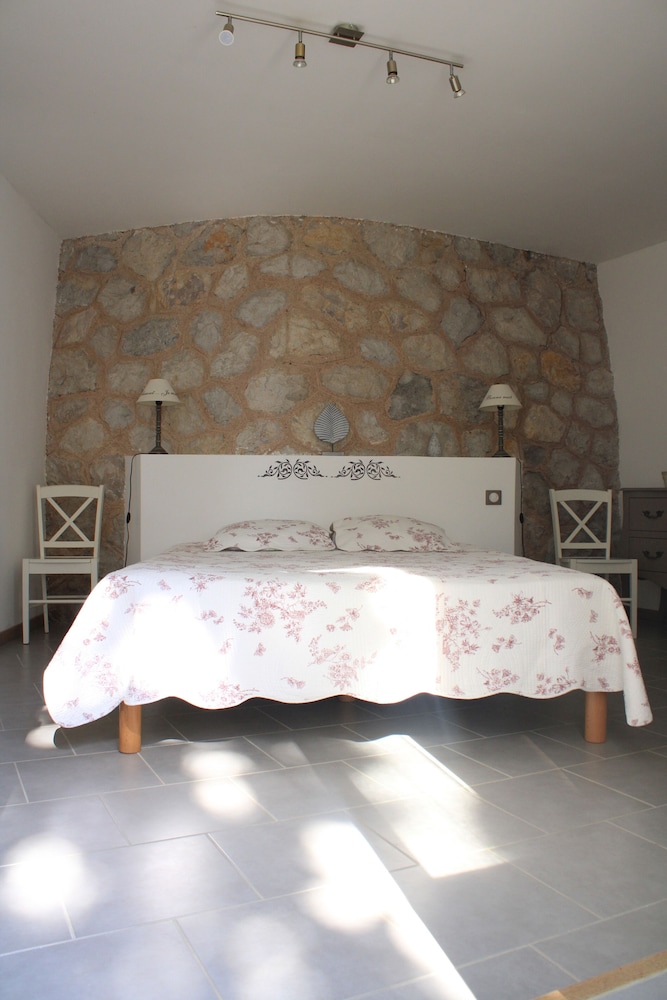 Double Room (Clos du Madon) photo 1