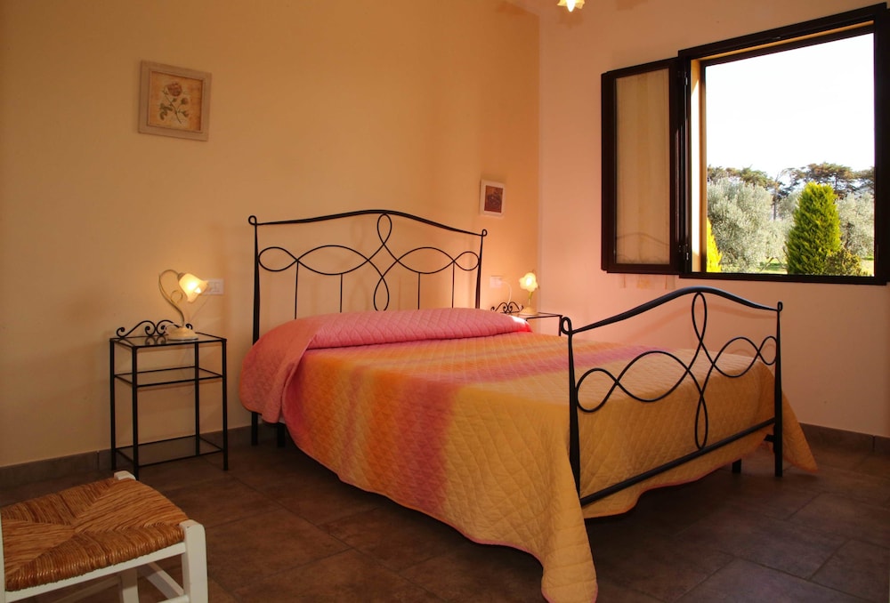 Classic Apartment, 1 Bedroom, Kitchen, Garden View photo 2