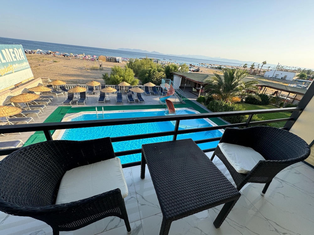 Business Suite, Multiple Beds, Sea View photo 2