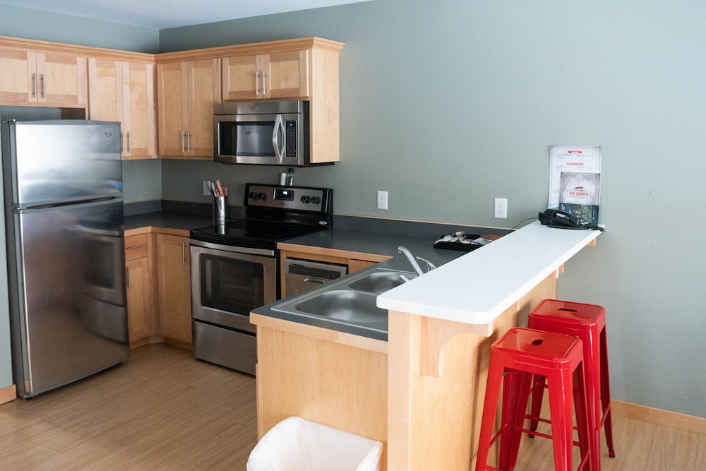 Cabin, 2 Bedrooms, Kitchen, Lake View photo 3